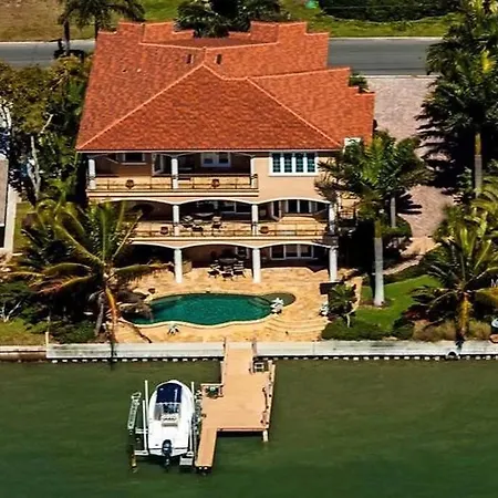 Large Mediterranean Oasis - Water Views & Pool Clearwater Beach Exterior photo
